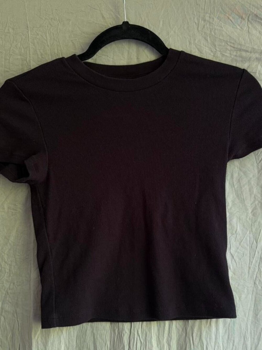 Aritzia black cropped top size small